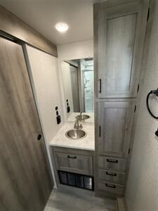 2022 Winnebago Voyage TT 2427RB   - Photo 64 - Rillito, AZ 85654