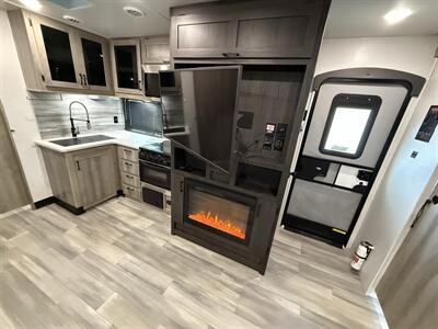 2022 Winnebago Voyage TT 2427RB   - Photo 33 - Rillito, AZ 85654