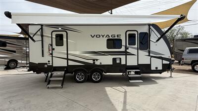 2022 Winnebago Voyage TT 2427RB   - Photo 2 - Rillito, AZ 85654