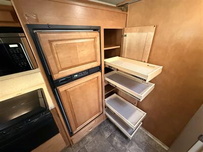 2014 Itasca Sunstar 27N   - Photo 51 - Rillito, AZ 85654