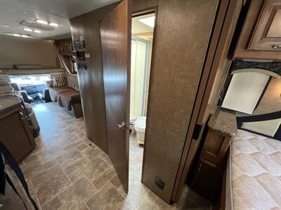 2015 Thor Chateau Super C 33SW   - Photo 40 - Marana, AZ 85653