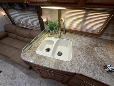 2006 Country Coach Intrigue 530 Ovation 525 - Photo 21 - Rillito, AZ 85654