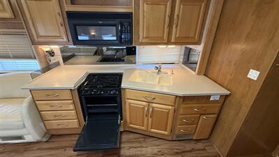 2006 Fleetwood DISCOVERY 39S   - Photo 38 - Marana, AZ 85653