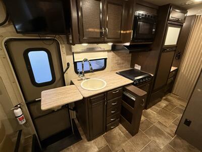 2017 Ford E-450 SD   - Photo 33 - Rillito, AZ 85654