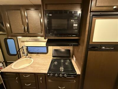 2017 Ford E-450 SD   - Photo 38 - Rillito, AZ 85654