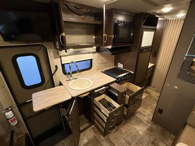 2017 Ford E-450 SD   - Photo 34 - Rillito, AZ 85654