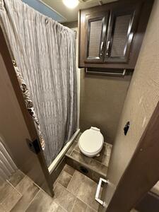 2017 Ford E-450 SD   - Photo 43 - Rillito, AZ 85654