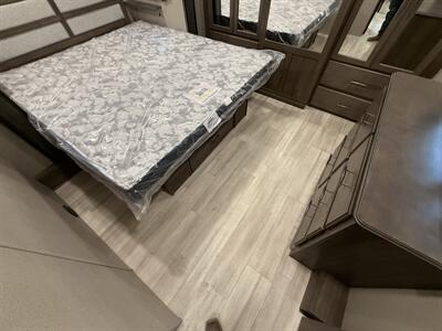 2022 Grand Design RV Solitude 390RK   - Photo 67 - Rillito, AZ 85654