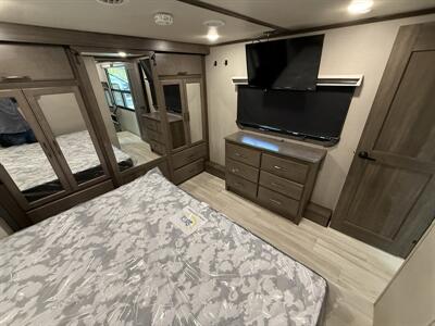 2022 Grand Design RV Solitude 390RK   - Photo 63 - Rillito, AZ 85654