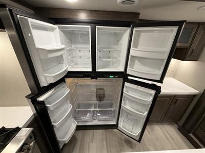 2022 Grand Design RV Solitude 390RK   - Photo 47 - Rillito, AZ 85654