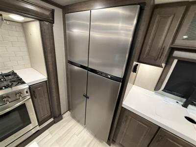 2022 Grand Design RV Solitude 390RK   - Photo 42 - Rillito, AZ 85654