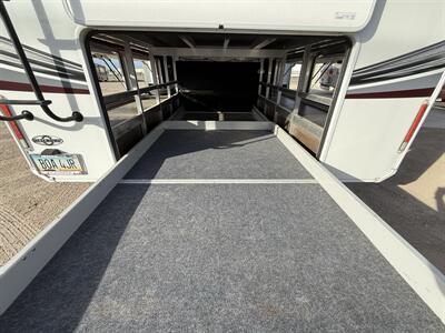 2022 Grand Design RV Solitude 390RK   - Photo 26 - Rillito, AZ 85654