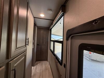 2022 Grand Design RV Solitude 390RK   - Photo 52 - Rillito, AZ 85654