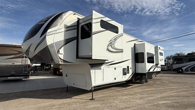 2022 Grand Design RV Solitude 390RK   - Photo 5 - Rillito, AZ 85654