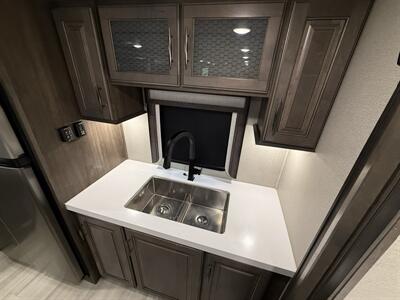 2022 Grand Design RV Solitude 390RK   - Photo 43 - Rillito, AZ 85654