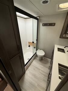 2022 Grand Design RV Solitude 390RK   - Photo 55 - Rillito, AZ 85654