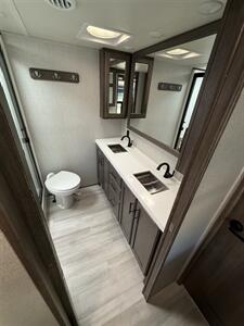 2022 Grand Design RV Solitude 390RK   - Photo 56 - Rillito, AZ 85654