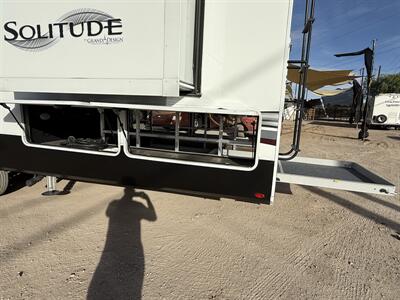 2022 Grand Design RV Solitude 390RK   - Photo 25 - Rillito, AZ 85654