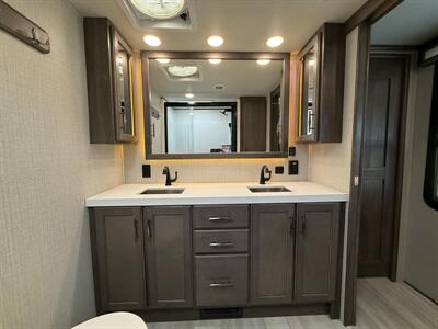 2022 Grand Design RV Solitude 390RK   - Photo 54 - Rillito, AZ 85654