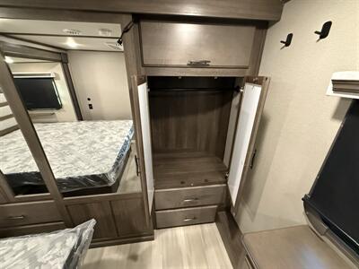 2022 Grand Design RV Solitude 390RK   - Photo 71 - Rillito, AZ 85654