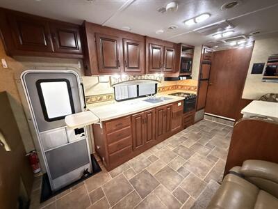2013 Forest River Sunseeker 3010DS   - Photo 14 - Rillito, AZ 85654
