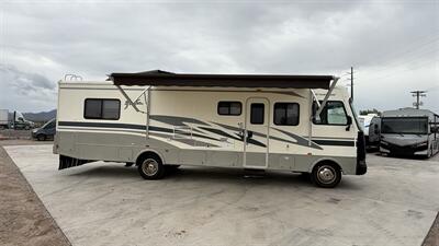 2004 Fleetwood Fiesta 32S   - Photo 2 - Rillito, AZ 85654