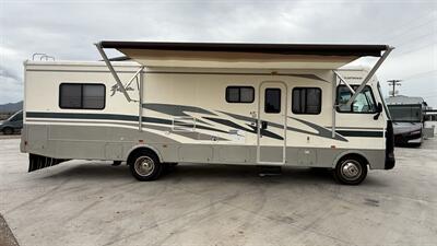 2004 Fleetwood Fiesta 32S   - Photo 3 - Rillito, AZ 85654