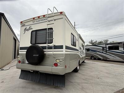 2004 Fleetwood Fiesta 32S   - Photo 7 - Rillito, AZ 85654