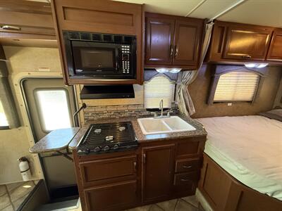 2014 Thor Chateau 23U   - Photo 33 - Marana, AZ 85653