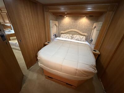 2009 Fleetwood Bounder 38F   - Photo 57 - Marana, AZ 85653