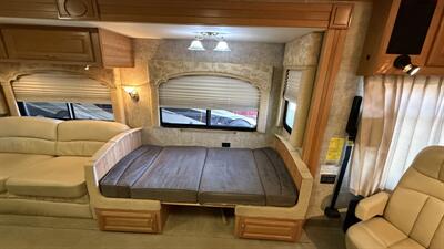 2009 Fleetwood Bounder 38F   - Photo 40 - Marana, AZ 85653
