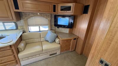 2009 Fleetwood Bounder 38F   - Photo 51 - Marana, AZ 85653