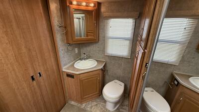 2009 Fleetwood Bounder 38F   - Photo 72 - Marana, AZ 85653