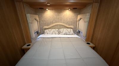 2009 Fleetwood Bounder 38F   - Photo 58 - Marana, AZ 85653