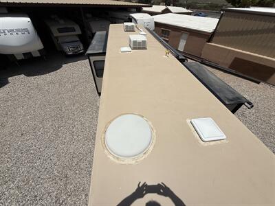 2009 Fleetwood Bounder 38F   - Photo 25 - Marana, AZ 85653