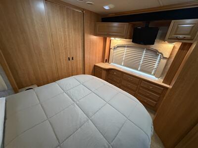2009 Fleetwood Bounder 38F   - Photo 60 - Marana, AZ 85653