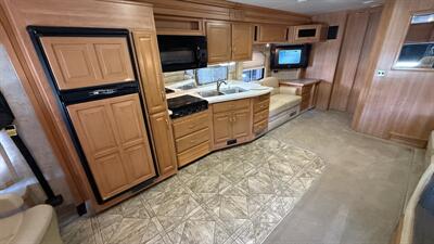 2009 Fleetwood Bounder 38F   - Photo 33 - Marana, AZ 85653