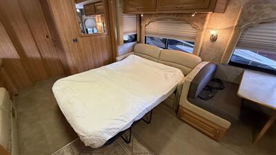 2009 Fleetwood Bounder 38F   - Photo 50 - Marana, AZ 85653