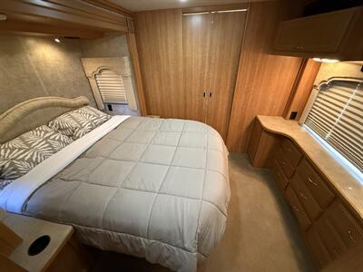 2009 Fleetwood Bounder 38F   - Photo 56 - Marana, AZ 85653