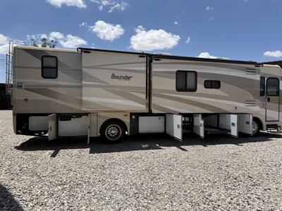 2009 Fleetwood Bounder 38F   - Photo 16 - Marana, AZ 85653