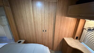 2009 Fleetwood Bounder 38F   - Photo 64 - Marana, AZ 85653