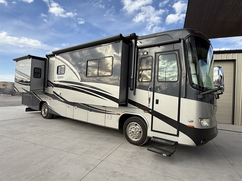 2007 Holiday Rambler Neptune 36PDQ   - Photo 1 - Rillito, AZ 85654
