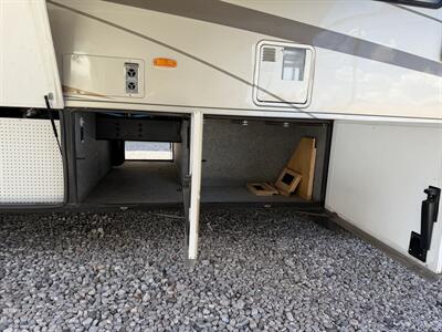 2006 Newmar Ventana 3330   - Photo 76 - Marana, AZ 85653