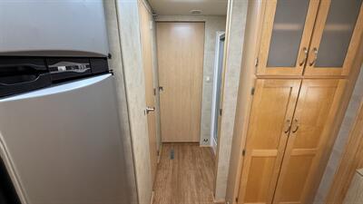 2006 Newmar Ventana 3330   - Photo 27 - Marana, AZ 85653