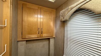 2006 Newmar Ventana 3330   - Photo 37 - Marana, AZ 85653