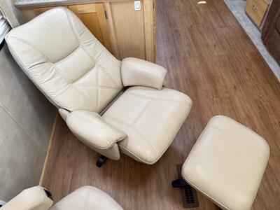 2006 Newmar Ventana 3330   - Photo 52 - Marana, AZ 85653