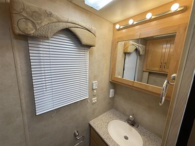 2006 Newmar Ventana 3330   - Photo 33 - Marana, AZ 85653