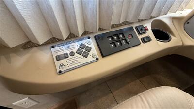 2006 Newmar Ventana 3330   - Photo 61 - Marana, AZ 85653