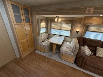 2006 Newmar Ventana 3330   - Photo 13 - Marana, AZ 85653