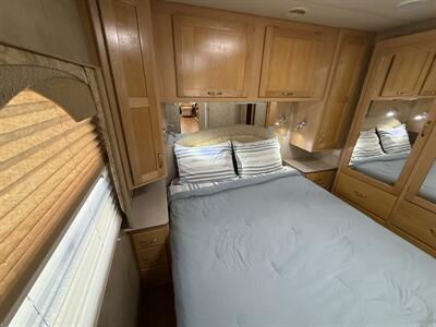 2006 Newmar Ventana 3330   - Photo 43 - Marana, AZ 85653